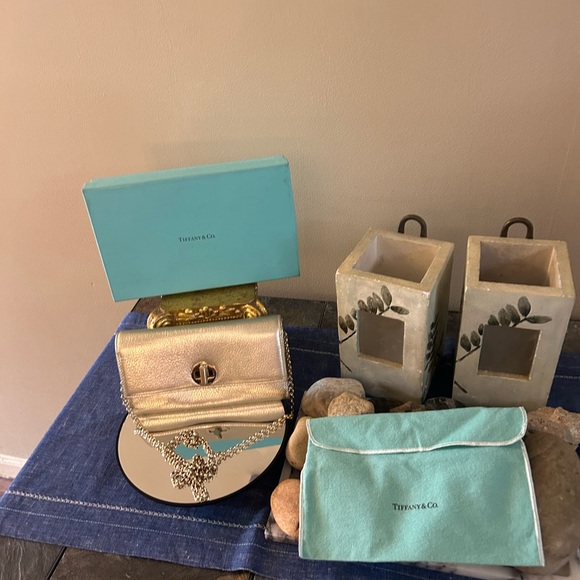 EUC Tiffany’s wallet/crossbody. Dust and box Tiffany’s w/ chain - Picture 4 of 14